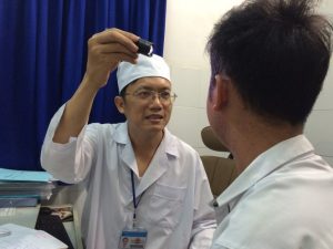 Những sai lầm trong điều trị mụn của nam giới